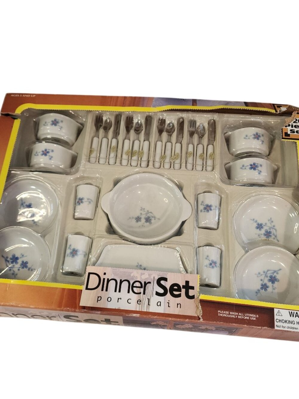 26-piece children's porcelain dinner / tea set blue floral pattern